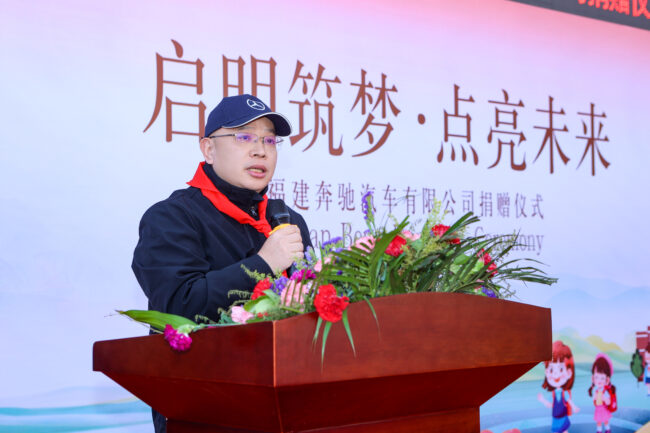 6390226565751360832096361